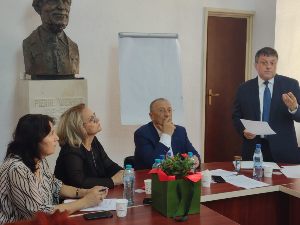 Parteneriat public-privat în agricultură - LAPAR
